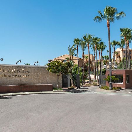 Large 3-Bedroom Nestled In Golf Paradise Estepona Exterior photo
