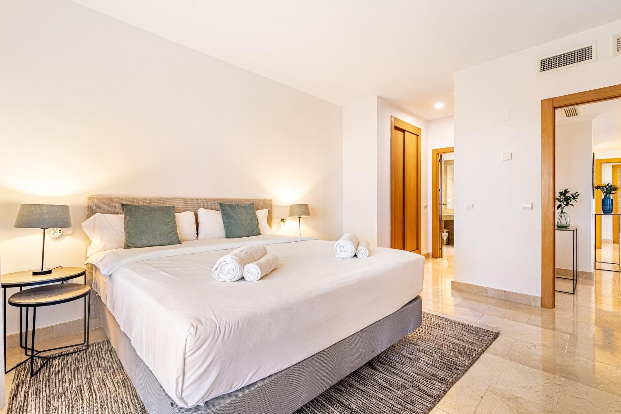 Large 3-Bedroom Nestled In Golf Paradise Estepona Exterior photo