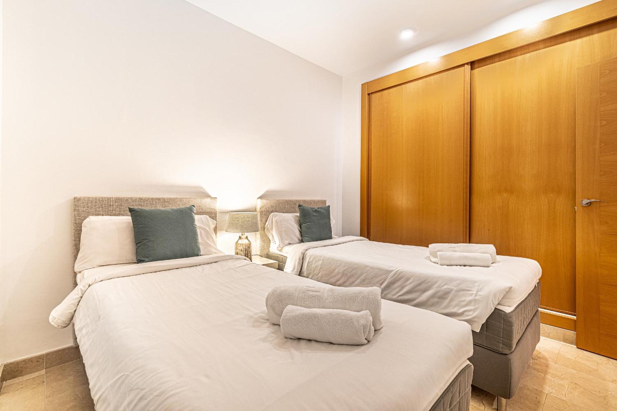 Large 3-Bedroom Nestled In Golf Paradise Estepona Exterior photo