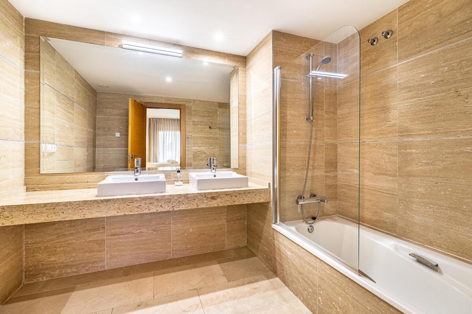 Large 3-Bedroom Nestled In Golf Paradise Estepona Exterior photo